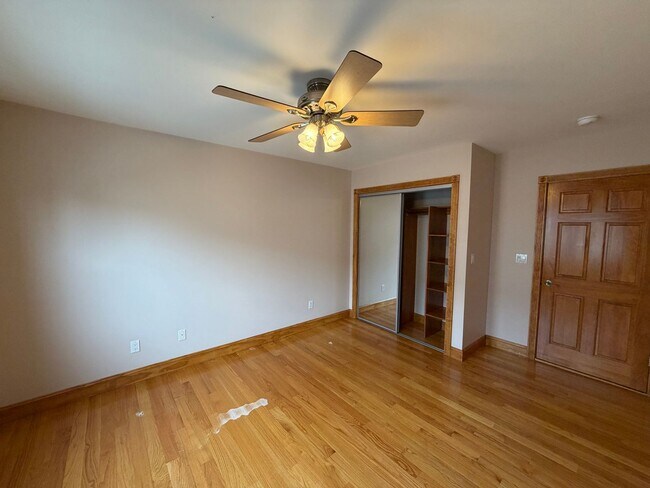 Building Photo - 35-37 John St