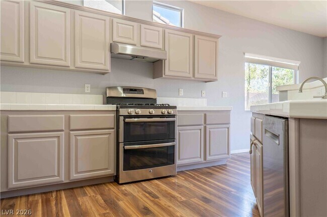 Building Photo - 10530 Santerno St