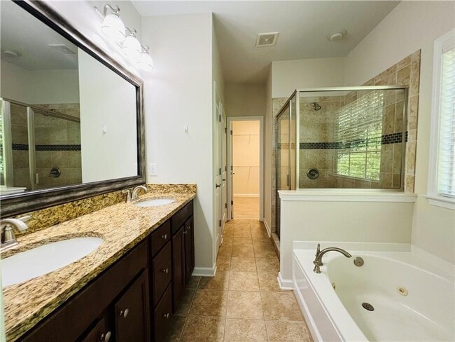 Building Photo - 2647 Portbury Place Northeast