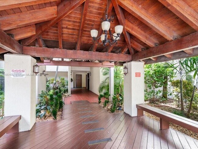 Building Photo - 9020 SW 125th Ave