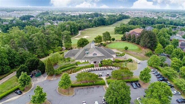 Building Photo - Luxury Golf Course Town Home with Master S...