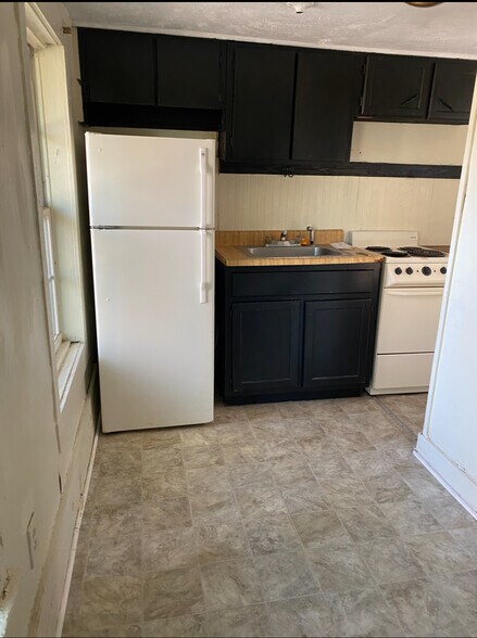 Building Photo - 217 Scott Ave