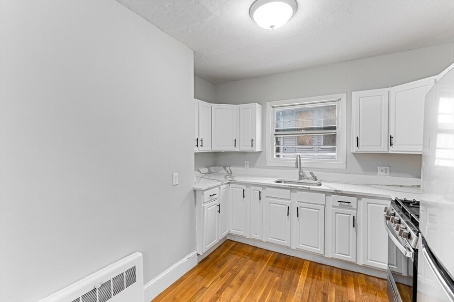 Primary Photo - 1557 Blue Hill Ave