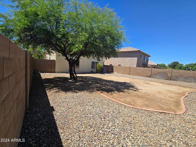 Building Photo - 12012 W Rosewood Dr