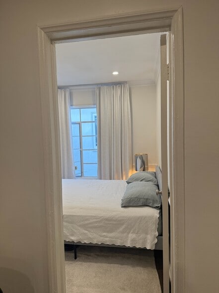 Second bedroom - 9933 Robbins Dr