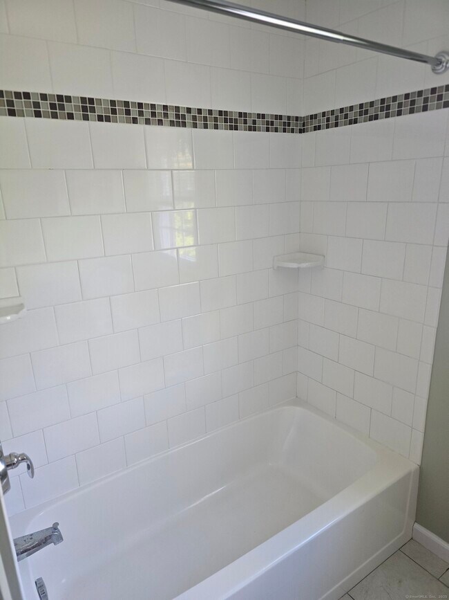 Building Photo - 17 Old Farms Ln