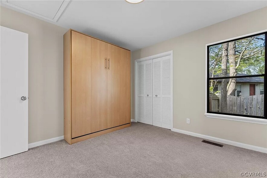 Building Photo - 3805 Dogwood Ave