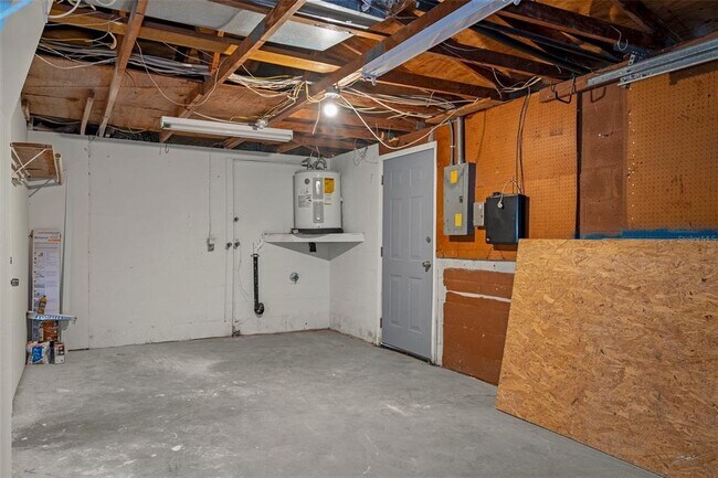 Building Photo - 9740 Lamantin Dr