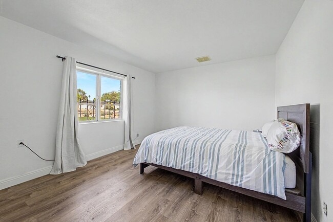 Building Photo - 6315 E Delcoa Ave