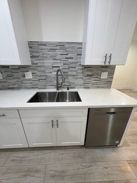 Building Photo - 4619 Del Monte Ave