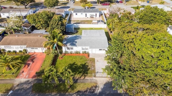 Building Photo - 1130 N 70th Ave