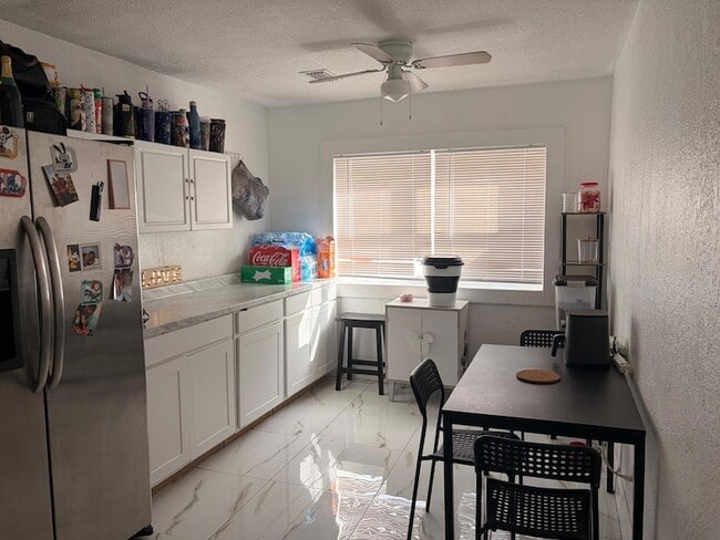 Building Photo - 1039 25th St