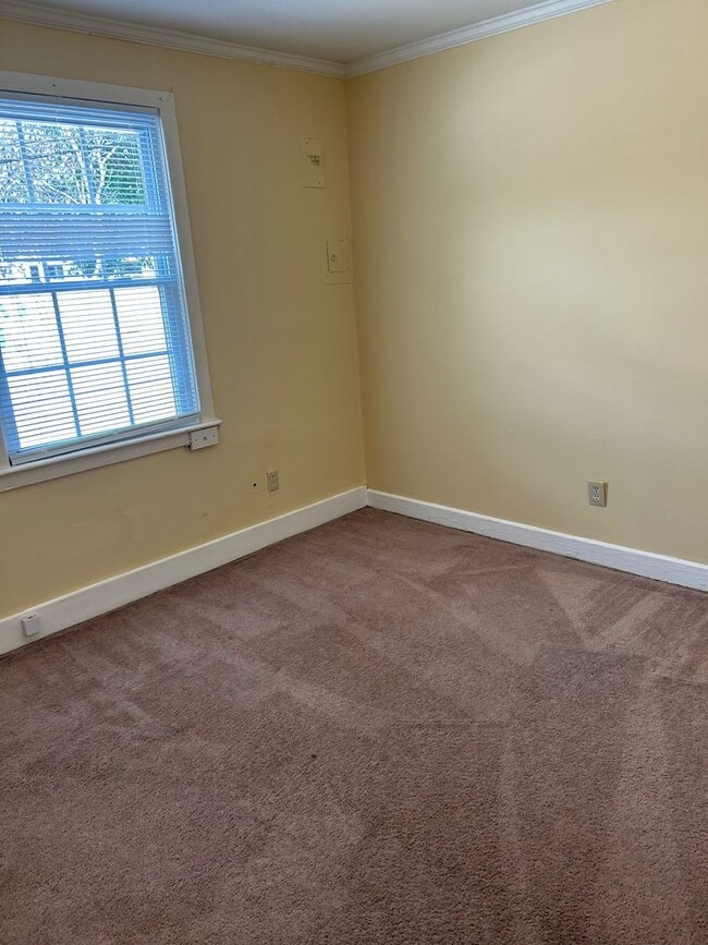 Building Photo - 2 Bedroom Apartment in Shandon Ground Floor Great Location