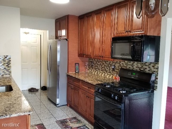 Building Photo - 1 br, 2 bath Condo - 132 D Beverly Hills T...