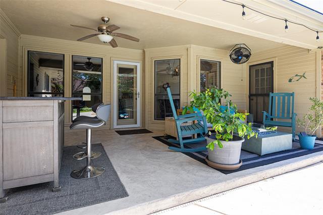 Building Photo - 2562 Primrose Dr