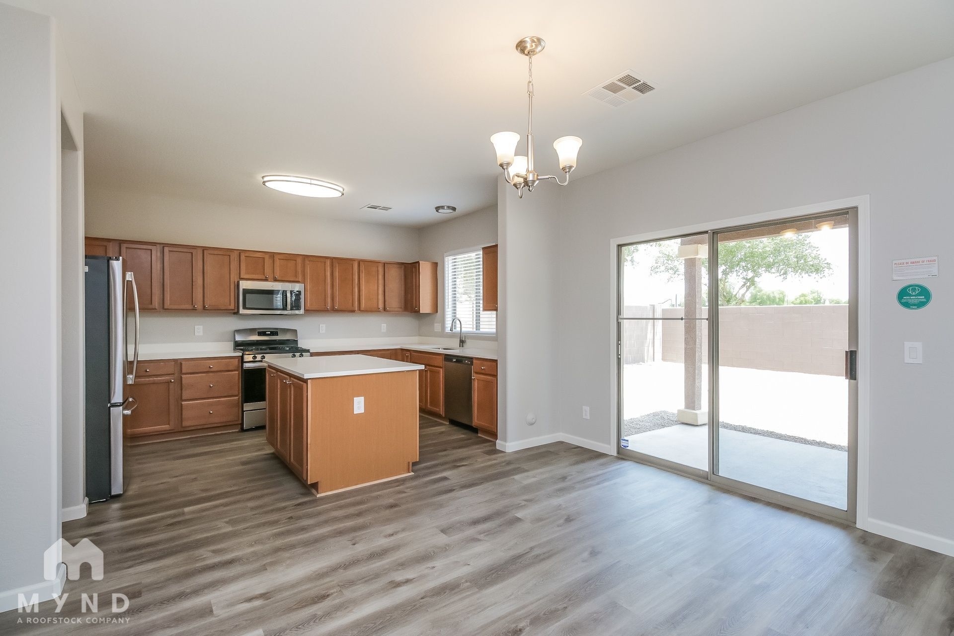 Building Photo - 1635 S Starling Dr