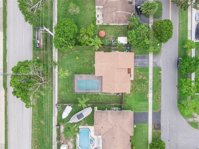 Building Photo - 11909 SW 48th Ct