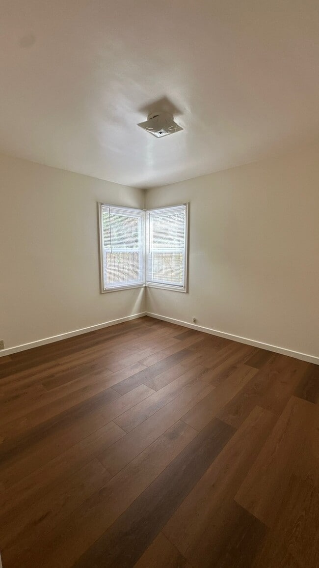 Building Photo - 3511 Albee St