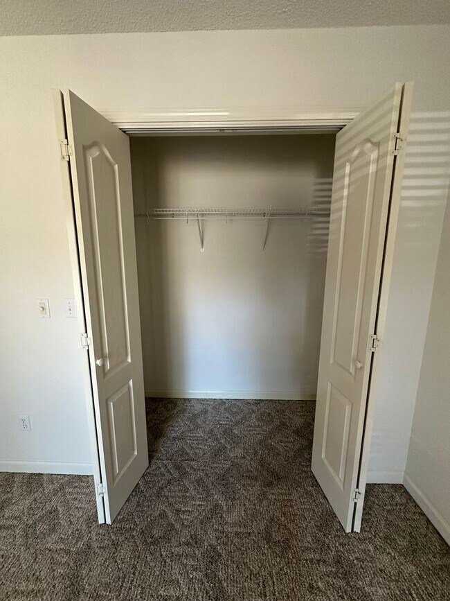 Building Photo - Enterprise Country Club!  Short Term Renta...