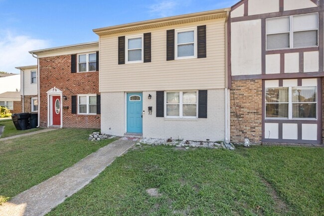 Building Photo - New Listing in Virginia Beach!