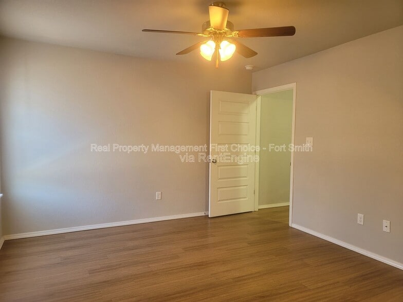 Building Photo - 2108 Ingalls Ln