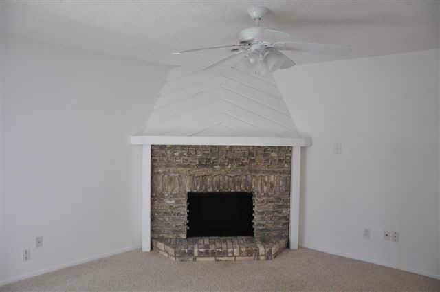Building Photo - 2610 Lakehill Ln