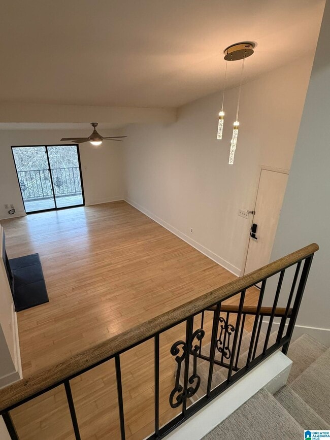 Building Photo - 118 W Green