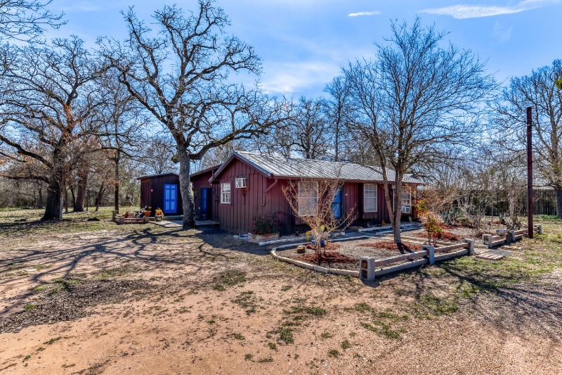 Building Photo - 187 River Oaks Dr