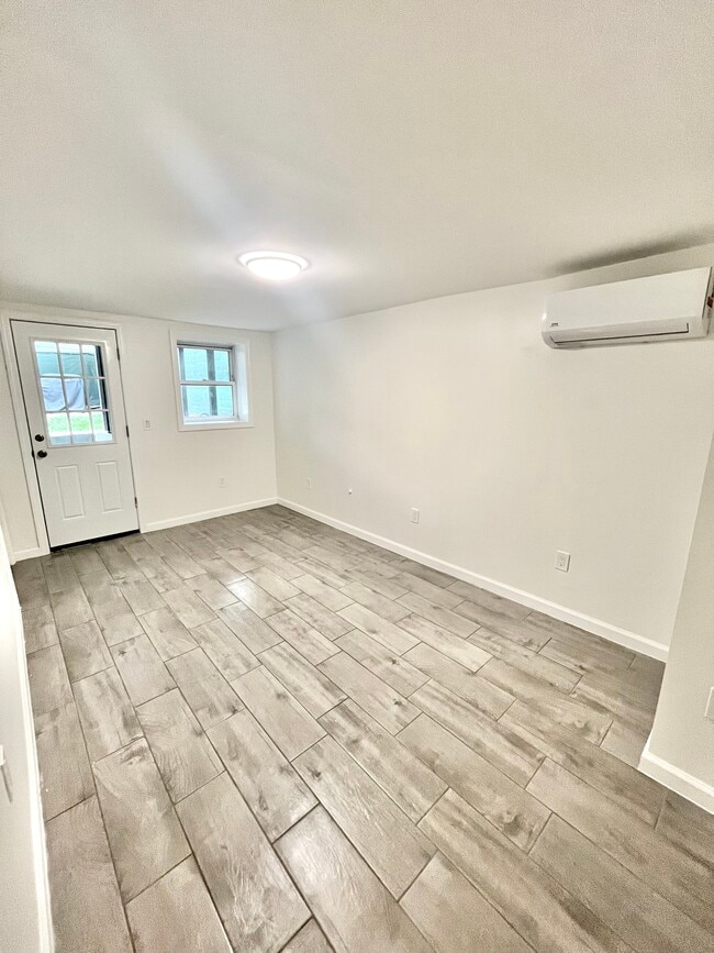 Building Photo - 38 51st St