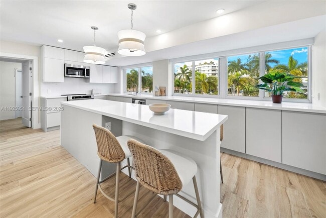 Building Photo - 10001 E Bay Harbor Dr