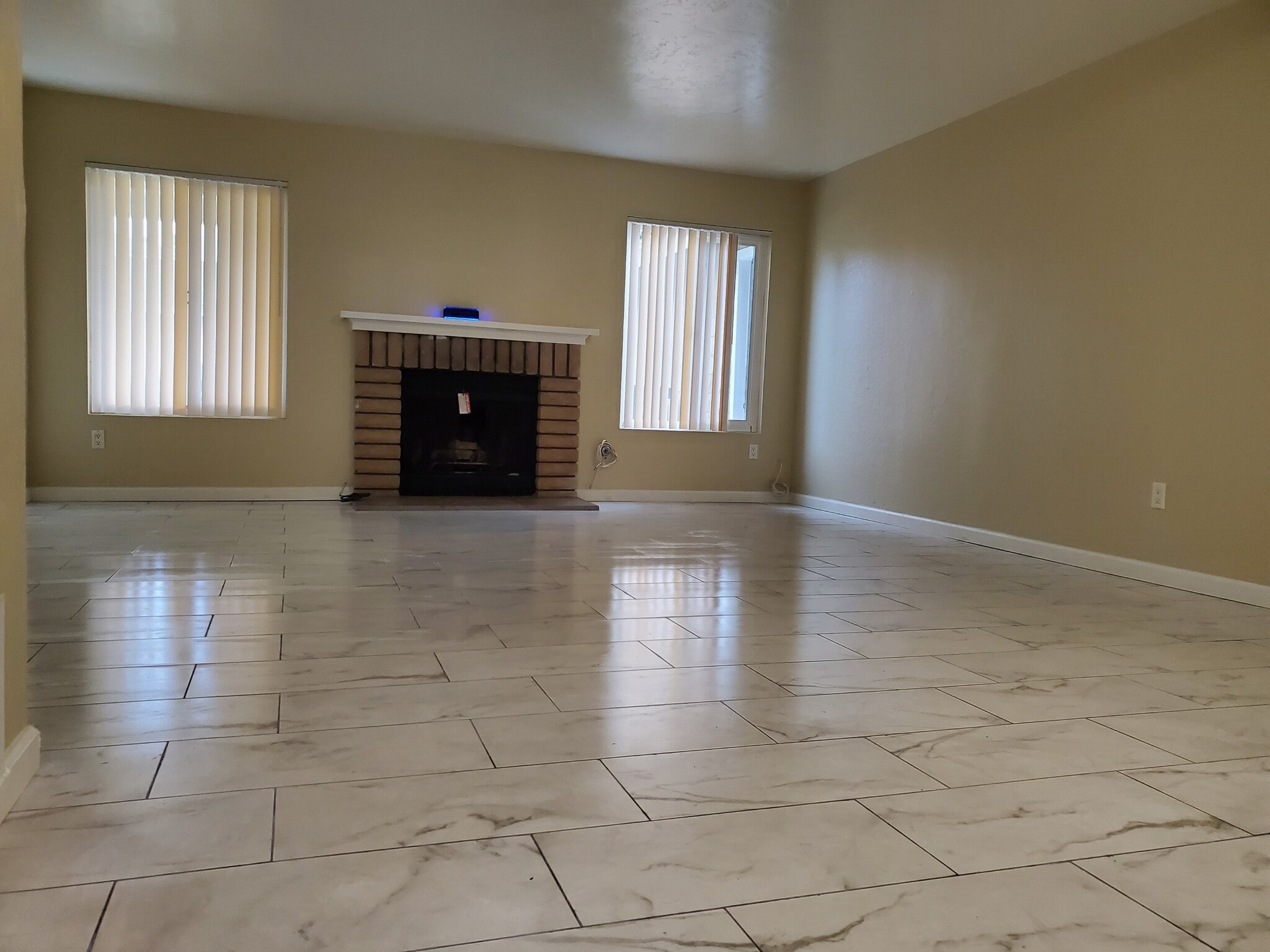 Livingroom 2-3 - 16584 Lorelei Ln