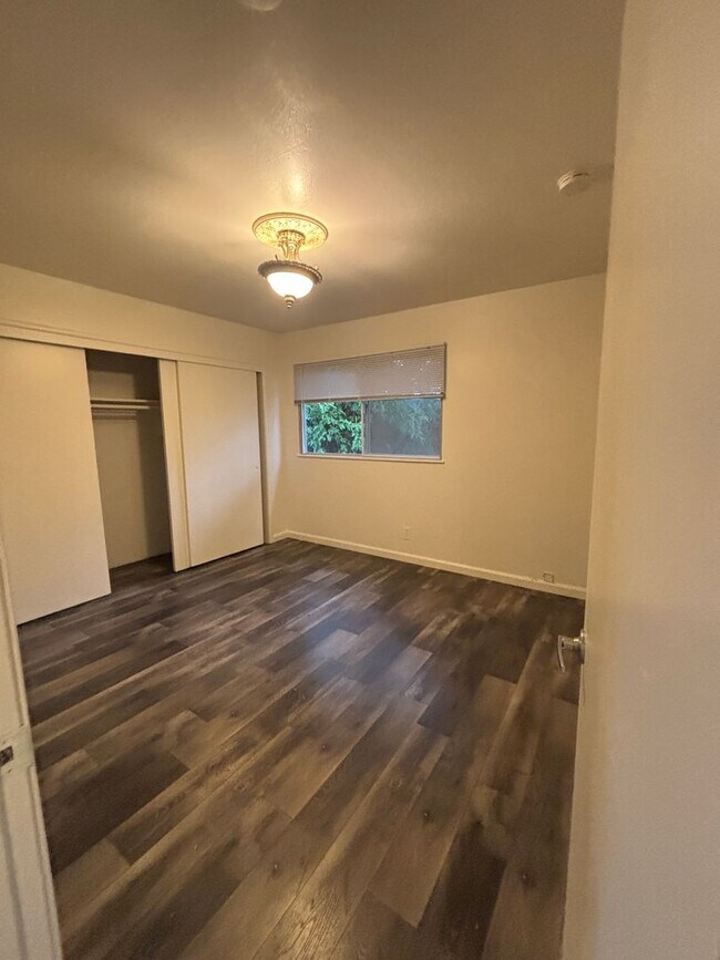 Building Photo - $500.00 Off Move In Special! East Roseville, Sierra Gardens 3 Bedroom, 2 Bathroom, 2 Car Garage, ...