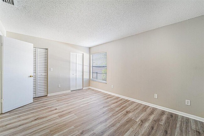 Building Photo - 10315 Fernbrook Ln