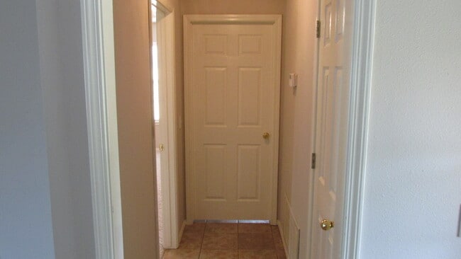 Building Photo - 1902 SW Spruce Rd