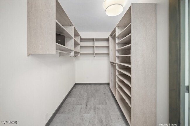 Building Photo - 3027 Bel Air Dr