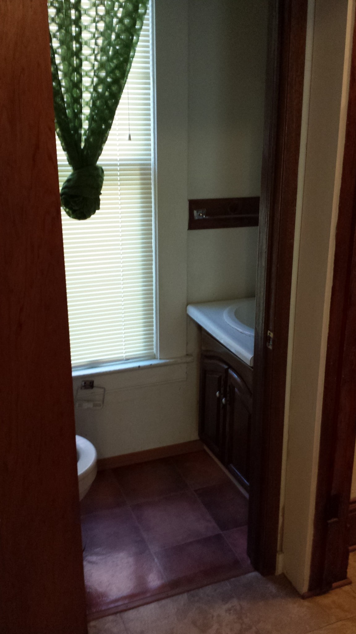 Bathroom - 916 Vine St