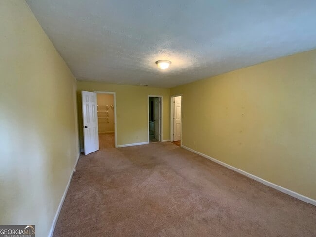 Building Photo - 5697 Grey Fox Cir