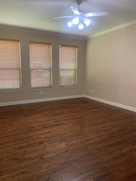 Building Photo - 9101 Forest Hills Dr