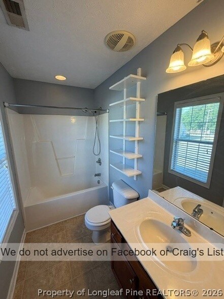 Building Photo - 3058 Candlelight Dr