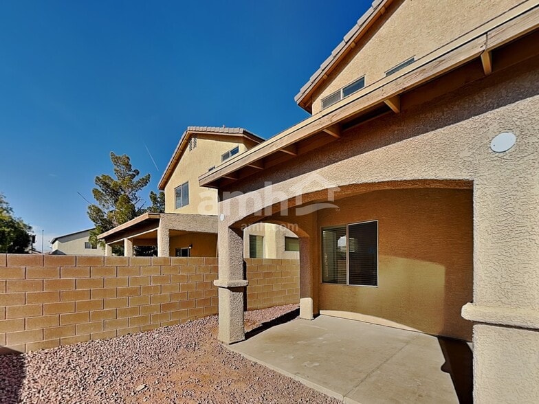 Building Photo - 6327 Hamilton Grove Ave