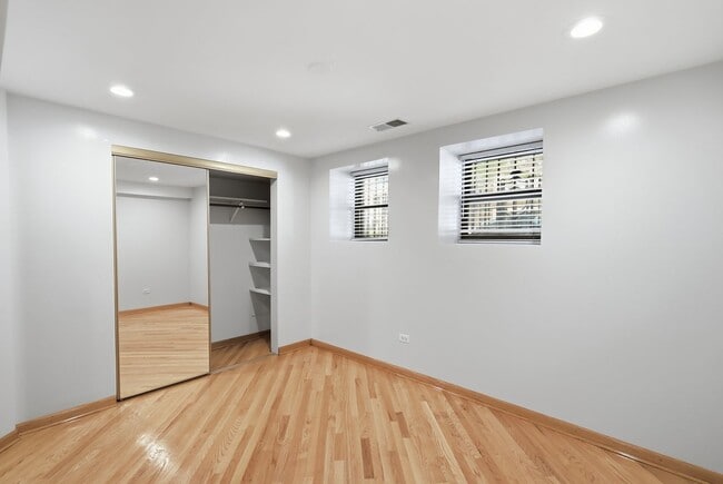 Building Photo - 5203 S Woodlawn Ave