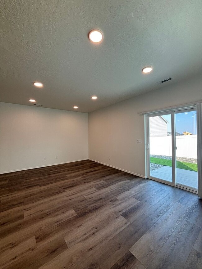 Building Photo - 3767 S Roosevelt Pl