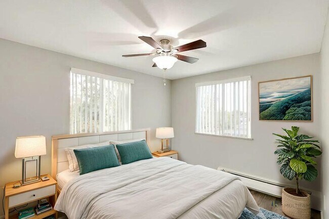 22ae229b185a4a7a8825683333d920c9-uncropped_scaled_within_1536_1152 - Bedroom - Modern - 5 - COTTONWOOD APARTMENTS