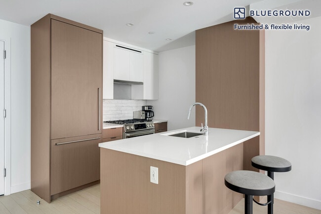 Building Photo - 370 Harrison Ave