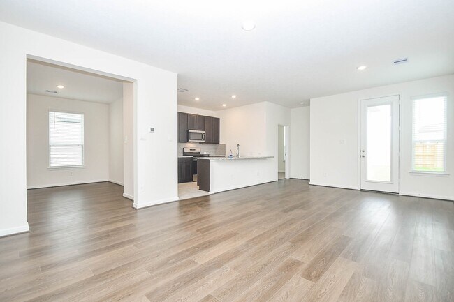 Building Photo - 25230 Benroe St