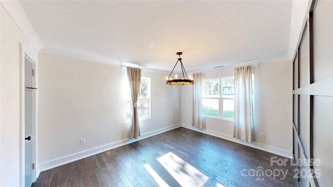 Building Photo - 1412 N Sharon Amity Rd