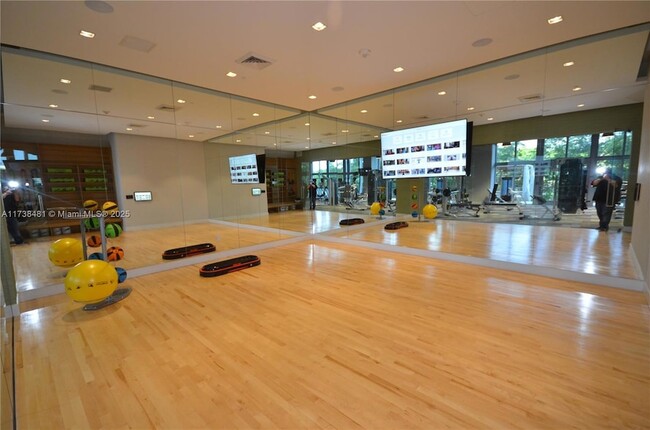 Building Photo - 16385 Biscayne Blvd