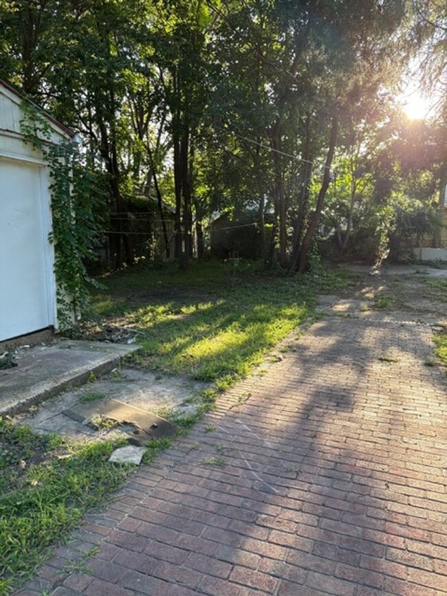 Building Photo - 3422 Benton Blvd