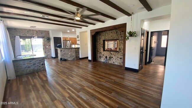 Building Photo - 39519 N White Tail Ln