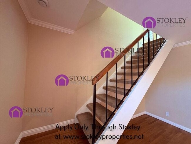 Building Photo - 323 Thistle Cir